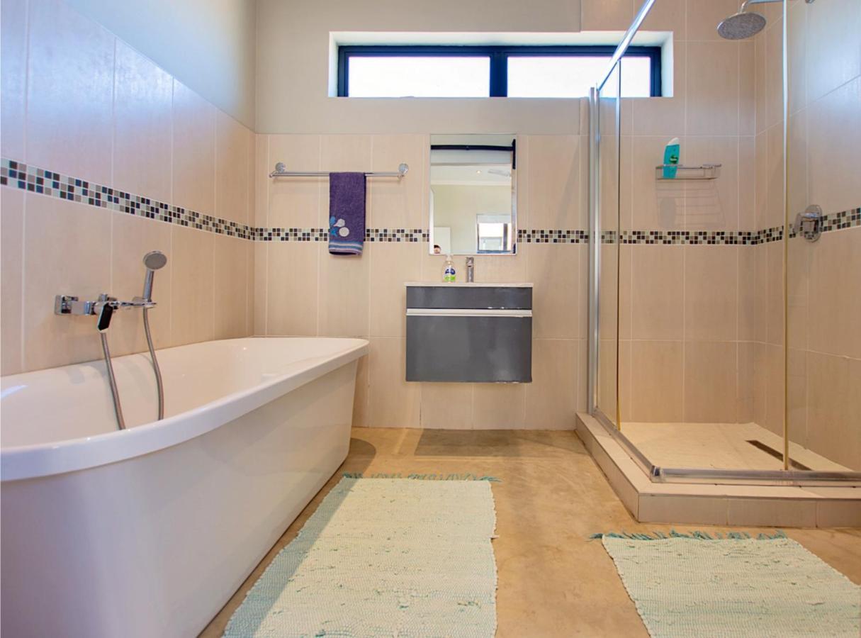 Beach Breakaway Apartment Langebaan Esterno foto
